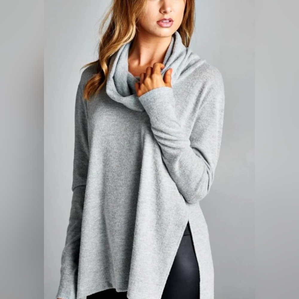 Zenana Outfitters Women's Cozy Cowl Neck Sweater - Light Gray